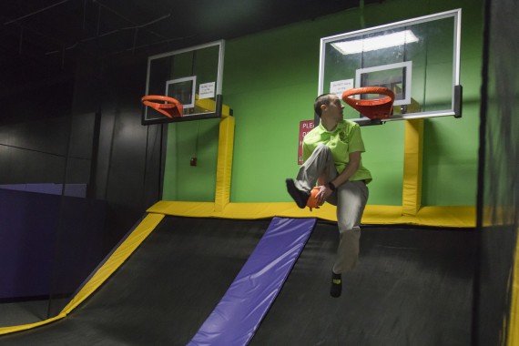 windmill dunk on trampoline